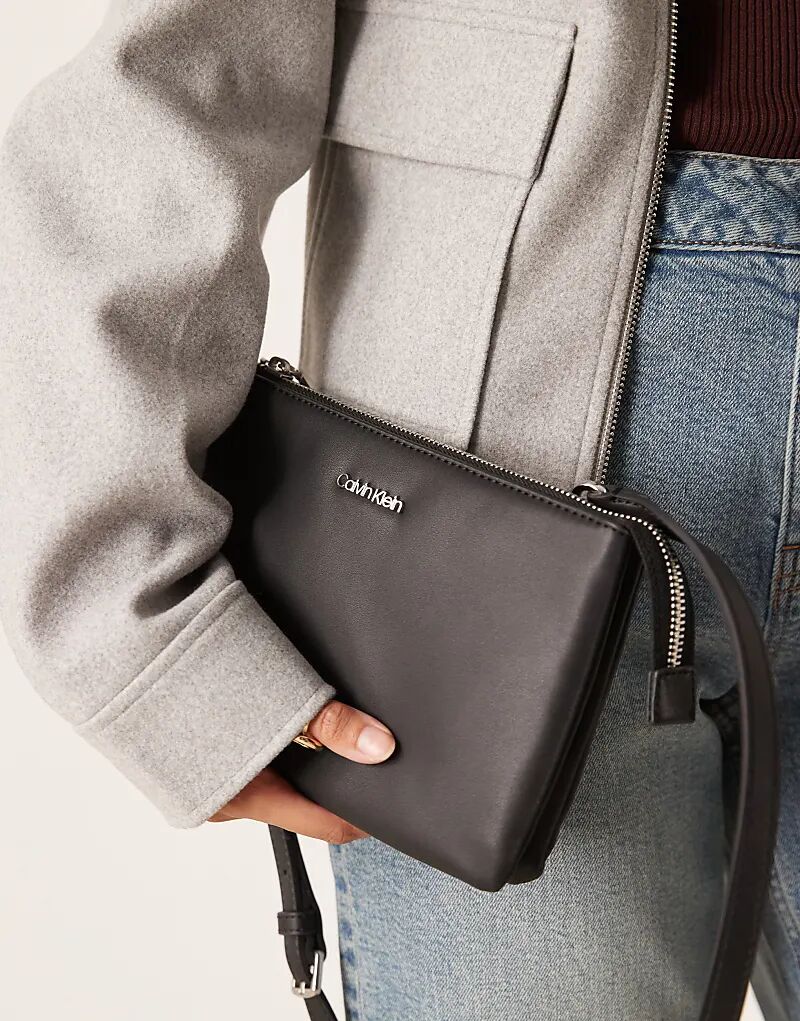 Сумка через плечо с логотипом Calvin Klein Jeans черного цвета
Сумка через плечо с логотипом Calvin Klein Jeans черного цвета