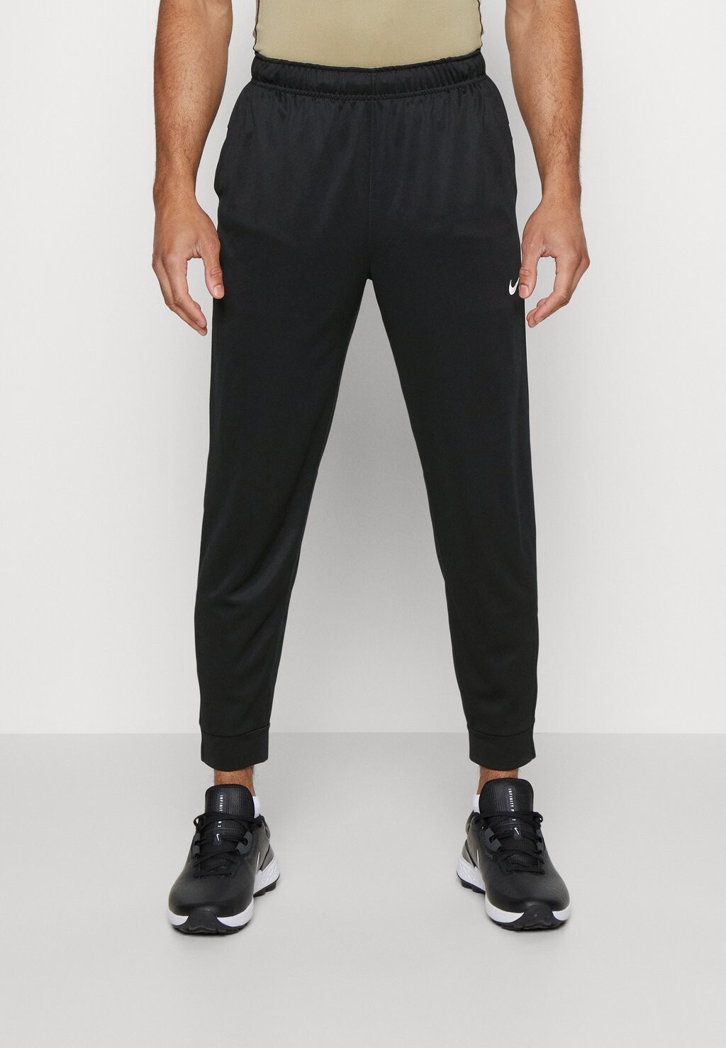 Спортивные брюки TOTALITY PANT Nike, черный/белый 
Спортивные брюки TOTALITY PANT Nike, черный/белый