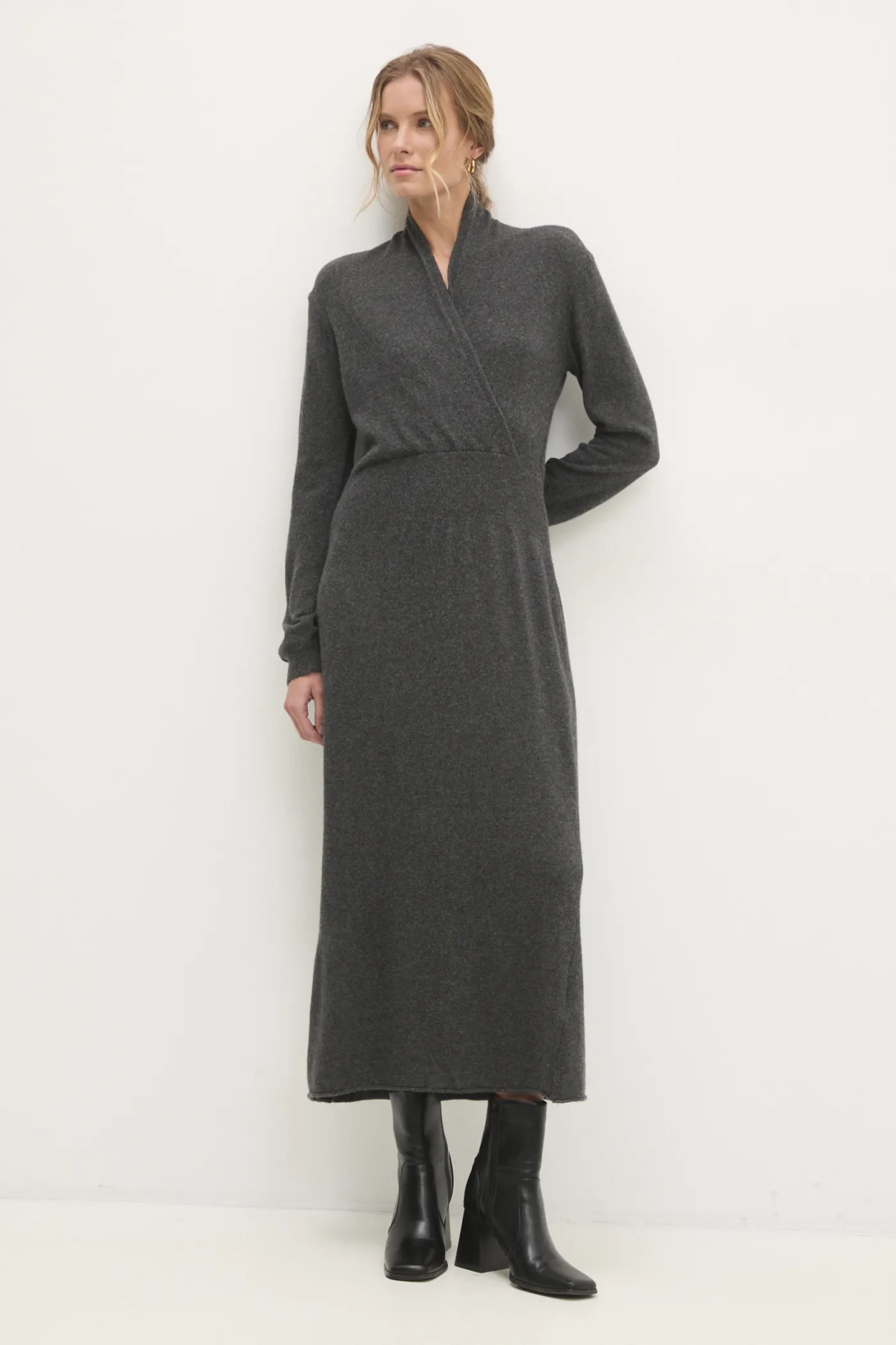 Шерстяное платье Answear Lab, серый
Шерстяное платье Answear Lab, серый