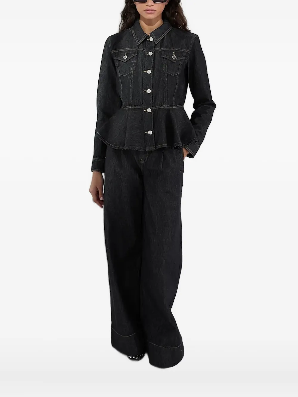 Джинсовая куртка с баской KARL LAGERFELD, синий
Джинсовая куртка с баской KARL LAGERFELD, синий