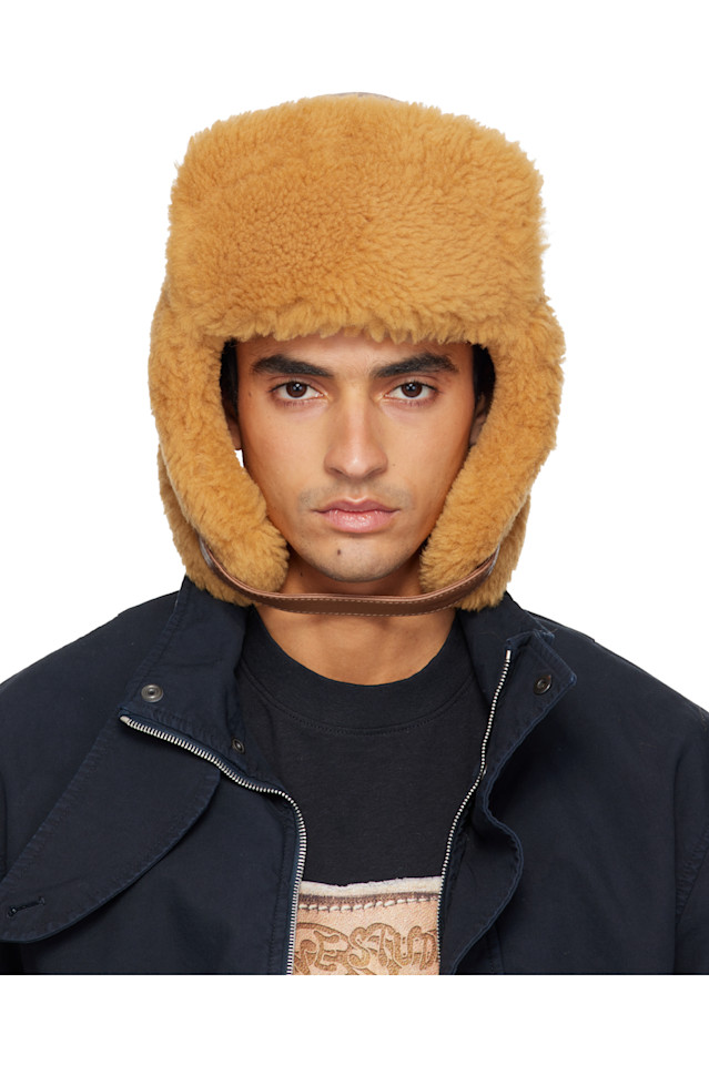 Acne Studios Коричневая овчинная авиаторская шляпа
Acne Studios Коричневая овчинная авиаторская шляпа