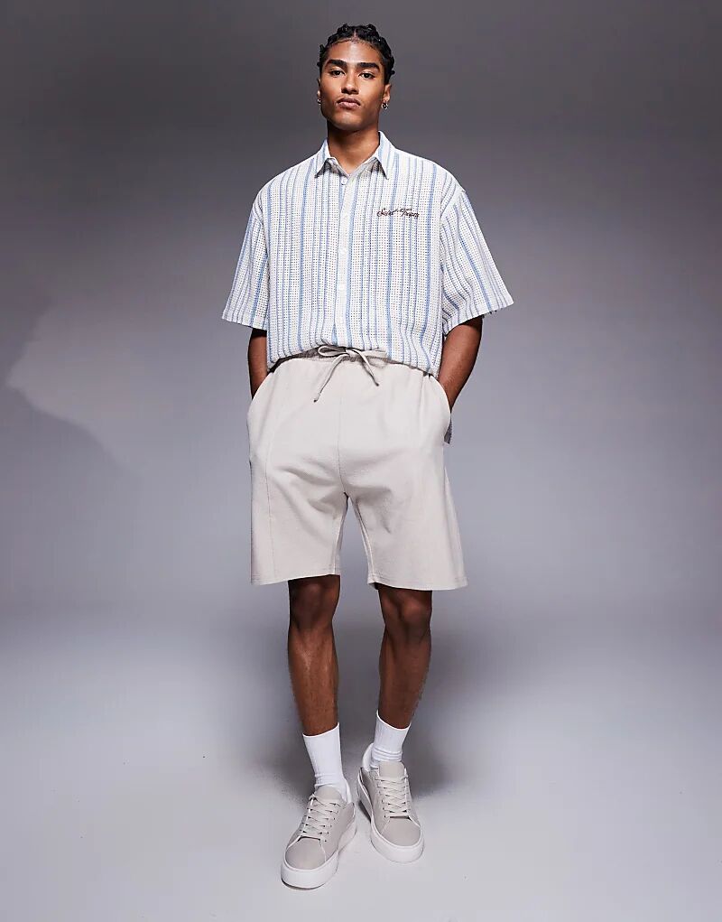 Текстурированные шорты-бермуды Bershka нейтрального цвета
Текстурированные шорты-бермуды Bershka нейтрального цвета