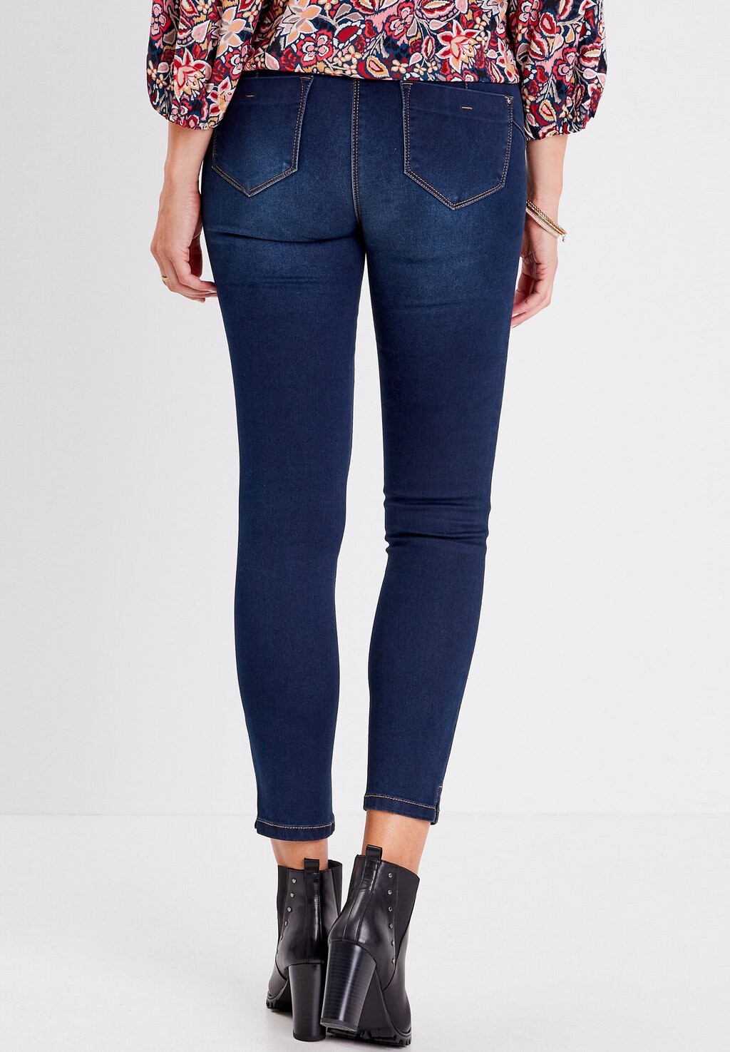 Джинсы облегающего кроя Breal, темно-синий деним
Джинсы облегающего кроя Breal, темно-синий деним