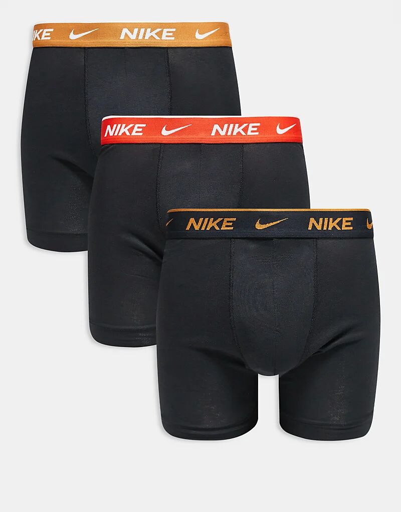 Комплект из 3 трусов-боксеров Nike Everyday Cotton Stretch черного цвета с цветным поясом черного, красного и золотого цветов
Комплект из 3 трусов-боксеров Nike Everyday Cotton Stretch черного цвета с цветным поясом черного, красного и золотого цветов