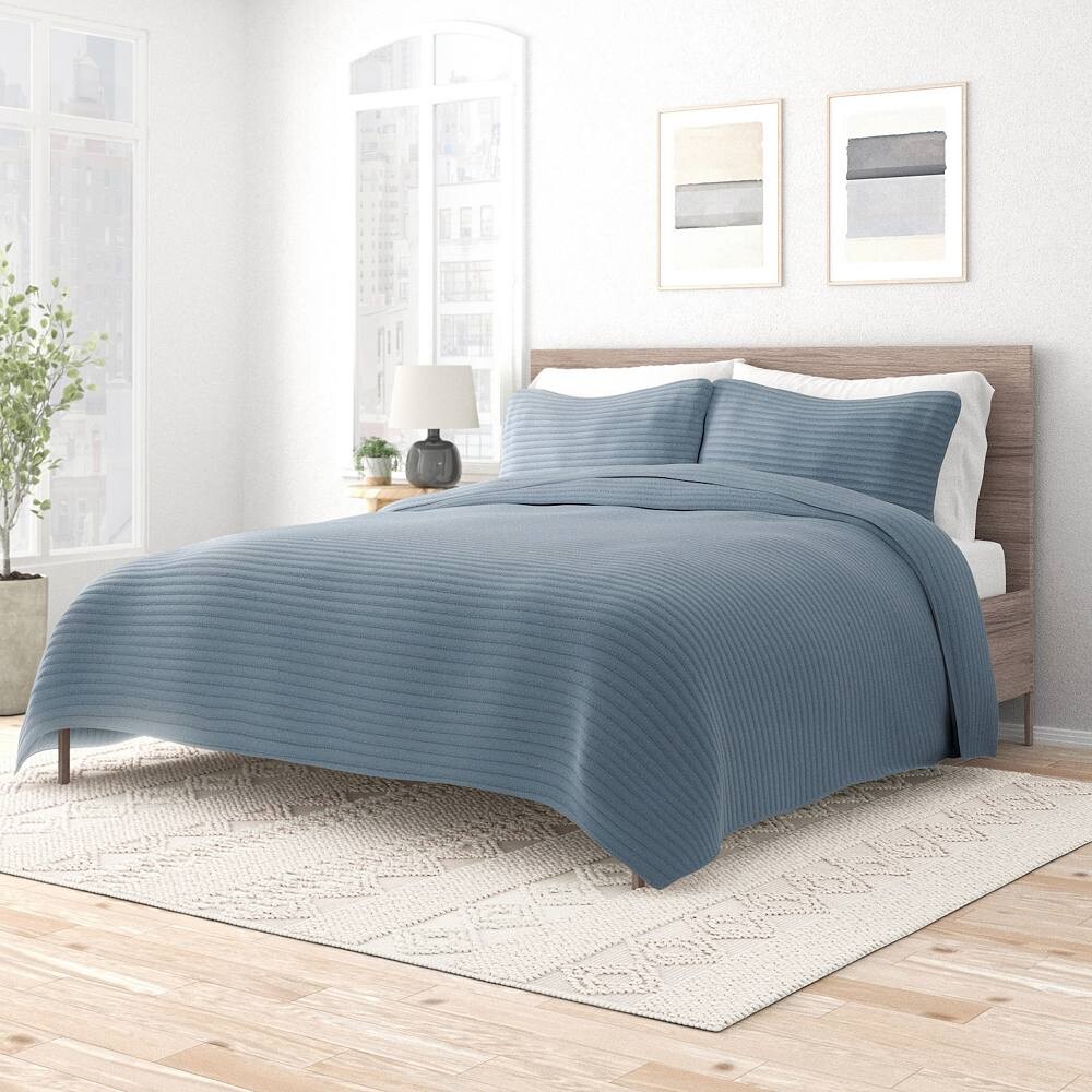Легкий и дышащий комплект современных одеял из 3 предметов — Urban Loft, цвет Stripes Dusk Blue
Легкий и дышащий комплект современных одеял из 3 предметов — Urban Loft, цвет Stripes Dusk Blue