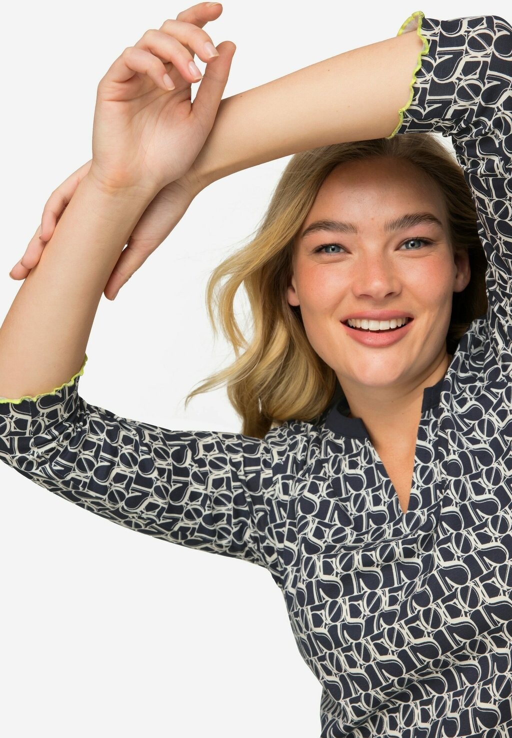 Топ с длинными рукавами BUCHSTABEN PRINT V-AUSSCHNITT 3/4-ÄRMEL OEKO-TEX MIG LAURASØN, темно-синий
Топ с длинными рукавами BUCHSTABEN PRINT V-AUSSCHNITT 3/4-ÄRMEL OEKO-TEX MIG LAURASØN, темно-синий