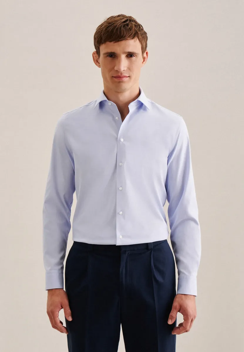 Seidensticker деловая рубашка "Slim", узкий, с длинными рукавами, воротник "Кент", однотонный, голубой
Seidensticker деловая рубашка "Slim", узкий, с длинными рукавами, воротник "Кент", однотонный, голубой