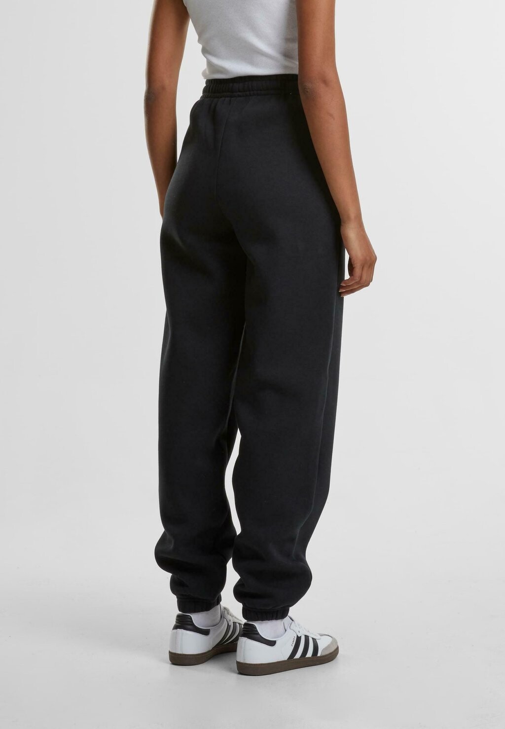 Спортивные брюки FLUFFY Urban Classics, черный
Спортивные брюки FLUFFY Urban Classics, черный