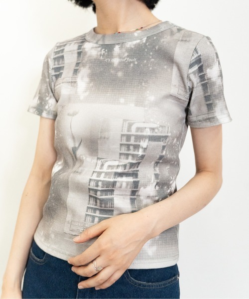 Футболка с ребристым принтом MIDVEIN, серая
Футболка с ребристым принтом MIDVEIN, серая