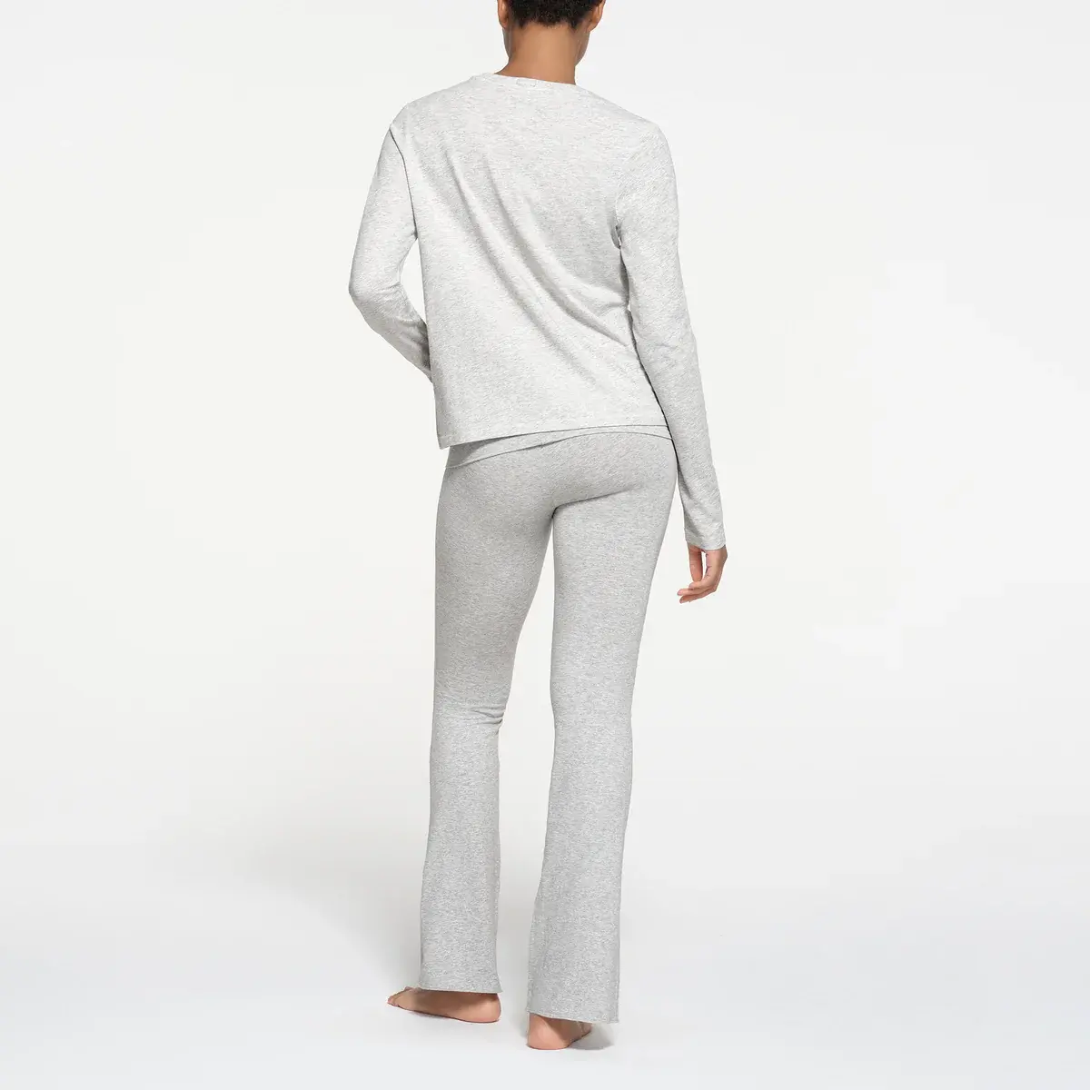 Футболка женская LIGHT HEATHER GREY/Светло-серый Skims
Футболка женская LIGHT HEATHER GREY/Светло-серый Skims