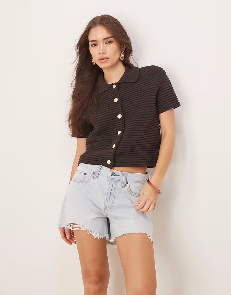 Кардиган ASOS DESIGN с короткими рукавами и пуговицами-ракушками шоколадного цвета
Кардиган ASOS DESIGN с короткими рукавами и пуговицами-ракушками шоколадного цвета