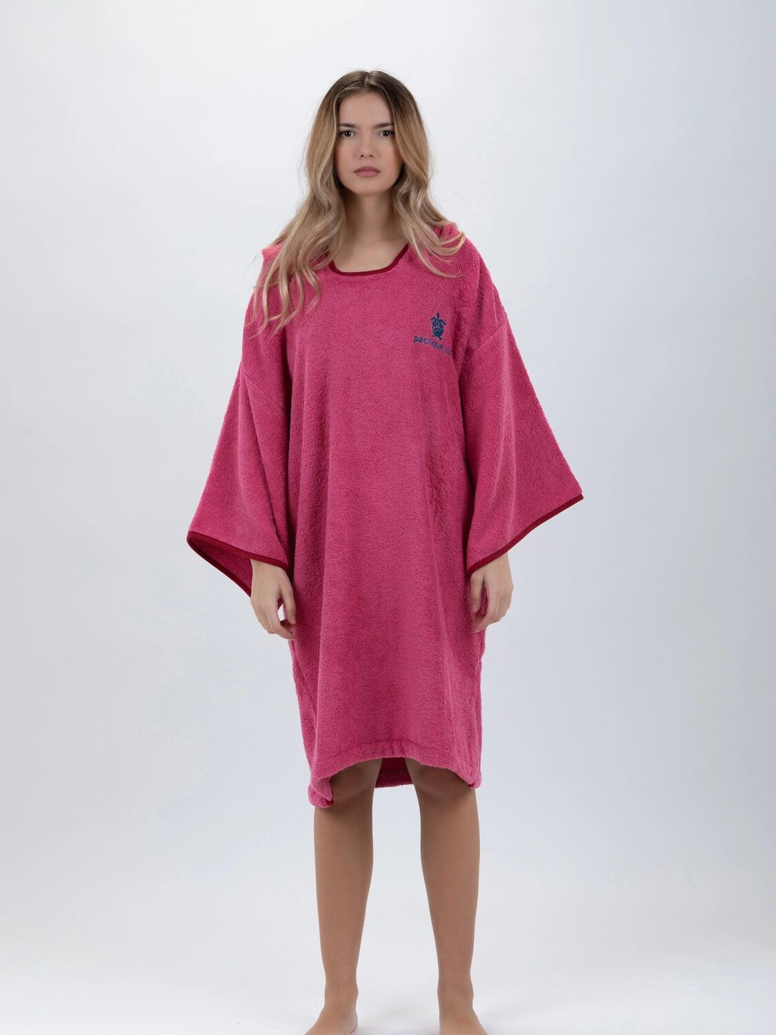 Pacifique Sud Спортивный халат 'Poncho Surf' в темно-розовом цвете
Pacifique Sud Спортивный халат 'Poncho Surf' в темно-розовом цвете