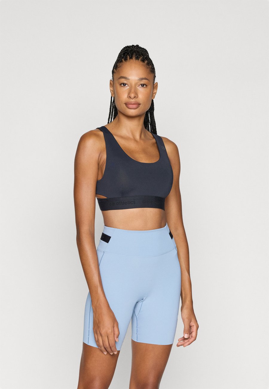 Бюстгальтер Ciele QCKBRA, Shadowcast/Black
Бюстгальтер Ciele QCKBRA, Shadowcast/Black