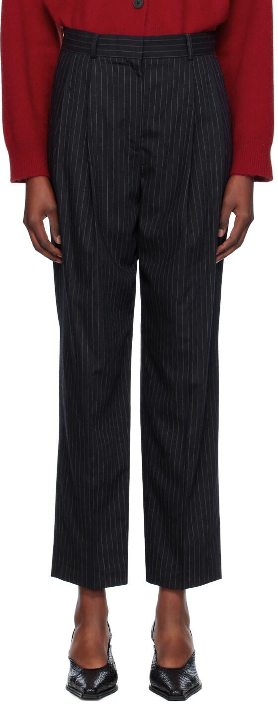 Брюки в тонкую полоску, сшитые на заказ TOTEME
Брюки в тонкую полоску, сшитые на заказ TOTEME