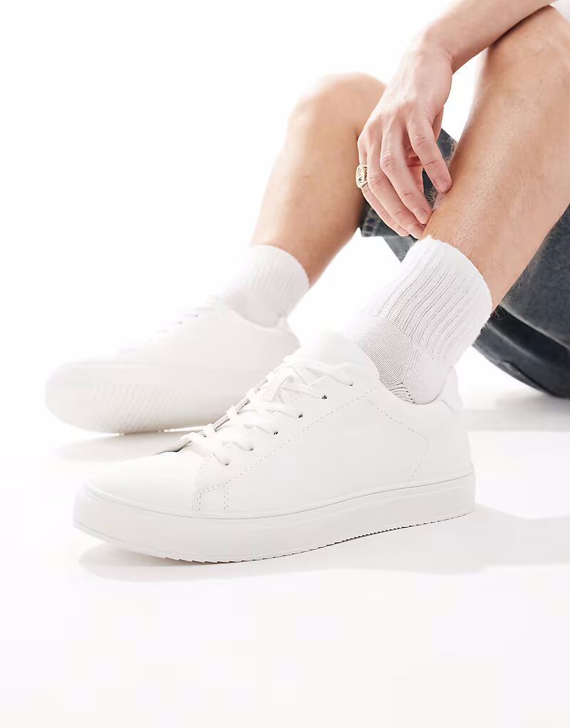 Кроссовки-туфли из искусственной кожи на шнуровке Threadbare белого цвета
Кроссовки-туфли из искусственной кожи на шнуровке Threadbare белого цвета