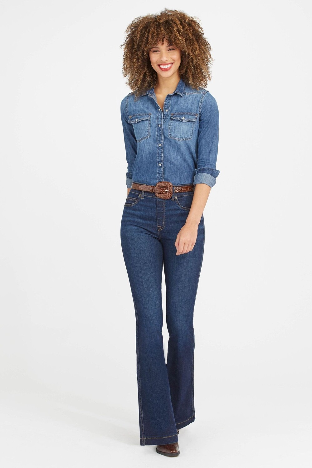 Расклешенные джинсы светло-синего цвета Spanx, синий
Расклешенные джинсы светло-синего цвета Spanx, синий