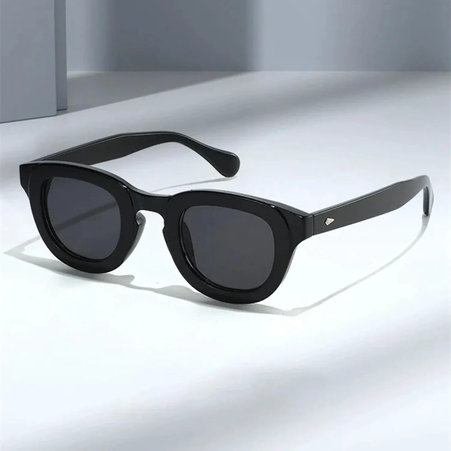 Овальные солнцезащитные очки с градиентными линзами цвета конфет, защитой от УФ-излучения UV400, для женщин и мужчин, с модными заклепками TVTBBVV, Leopard Green
Овальные солнцезащитные очки с градиентными линзами цвета конфет, защитой от УФ-излучения UV400, для женщин и мужчин, с модными заклепками TVTBBVV, Leopard Green