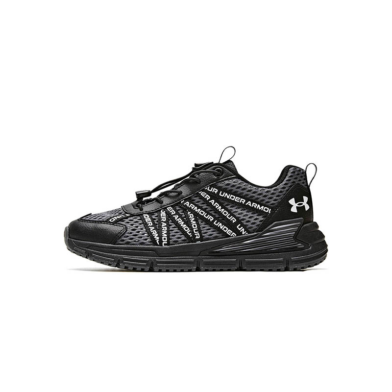 Детская уличная обувь Under Armour, черный
Детская уличная обувь Under Armour, черный