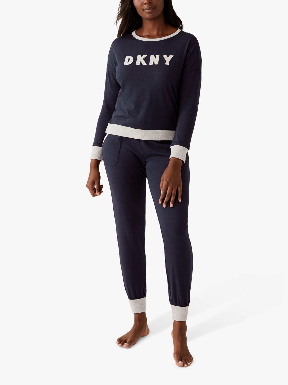 Пижамный комплект для джоггеров DKNY Signature Logo, темно-синий 
Пижамный комплект для джоггеров DKNY Signature Logo, темно-синий