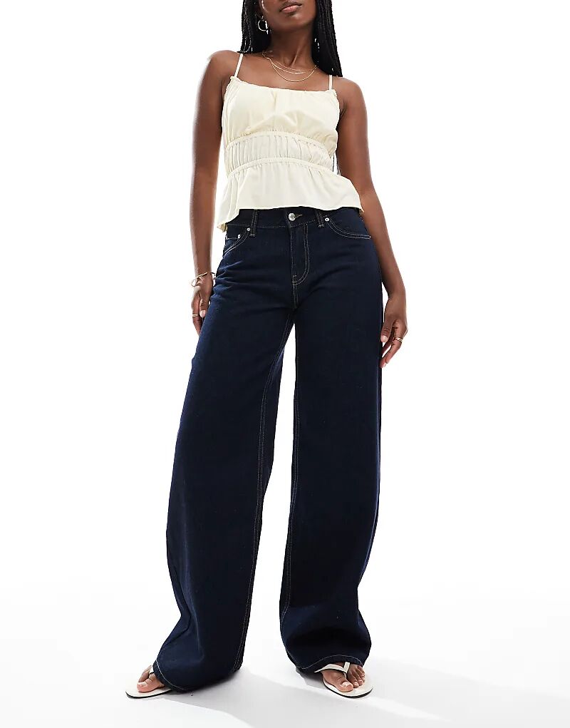 Джинсы бойфренда Bershka цвета деним синего цвета
Джинсы бойфренда Bershka цвета деним синего цвета