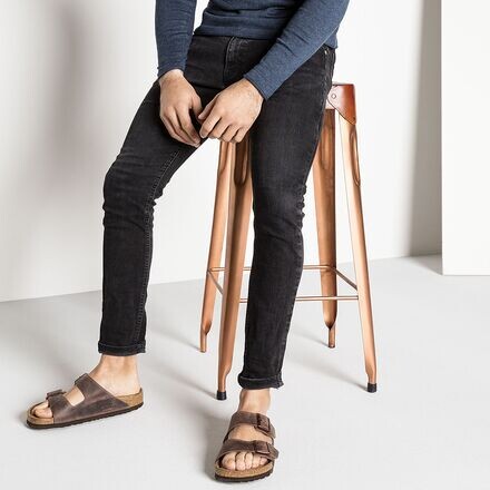 Кожаные сандалии Arizona с мягкой стелькой мужские Birkenstock, цвет Habana Oiled Leather
Кожаные сандалии Arizona с мягкой стелькой мужские Birkenstock, цвет Habana Oiled Leather