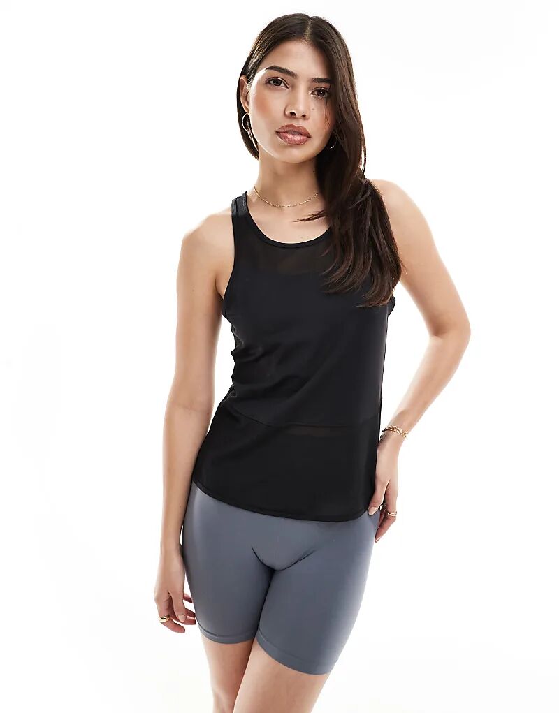 Born Living Yoga – Kiava – Футболка без рукавов черного цвета
Born Living Yoga – Kiava – Футболка без рукавов черного цвета