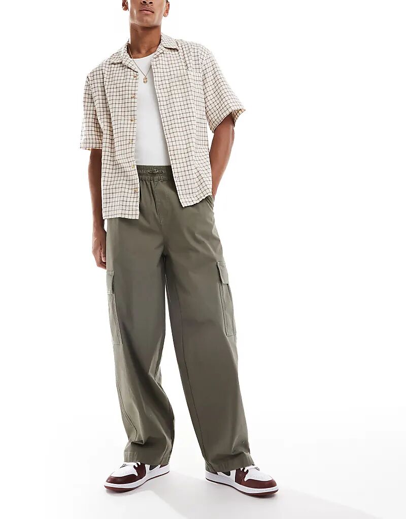 Мешковатые брюки-карго ASOS DESIGN цвета хаки
Мешковатые брюки-карго ASOS DESIGN цвета хаки