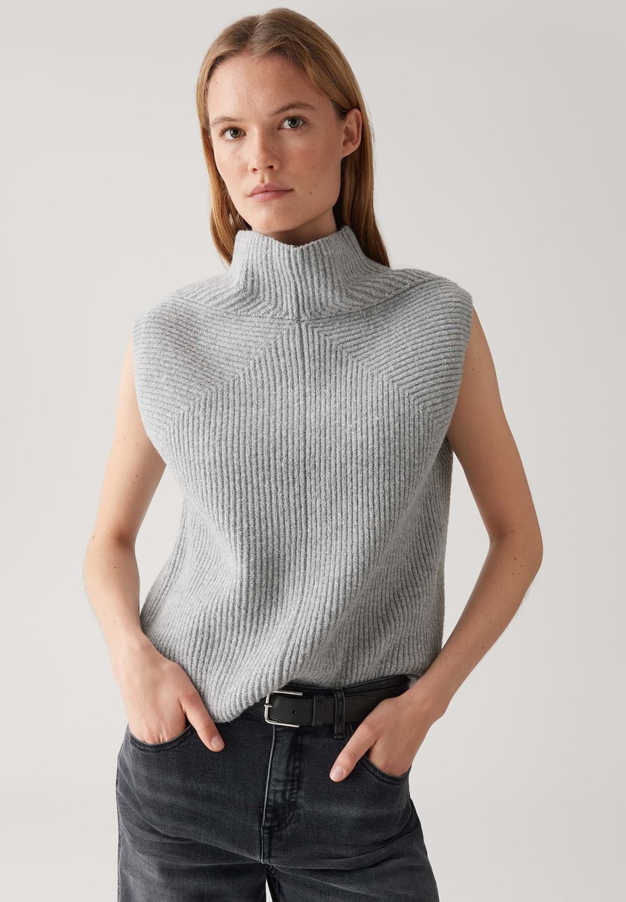 Джемпер OPUS REGULAR FIT FUNNEL NECK, Hazy Fog Melange/Grey
Джемпер OPUS REGULAR FIT FUNNEL NECK, Hazy Fog Melange/Grey
