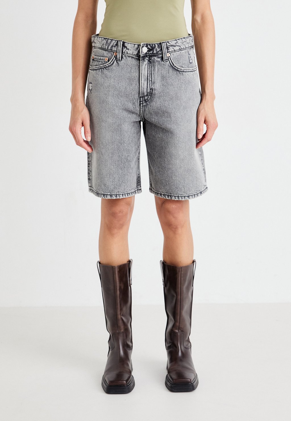 Джинсовые шорты MONTEREY Weekday, черный
Джинсовые шорты MONTEREY Weekday, черный