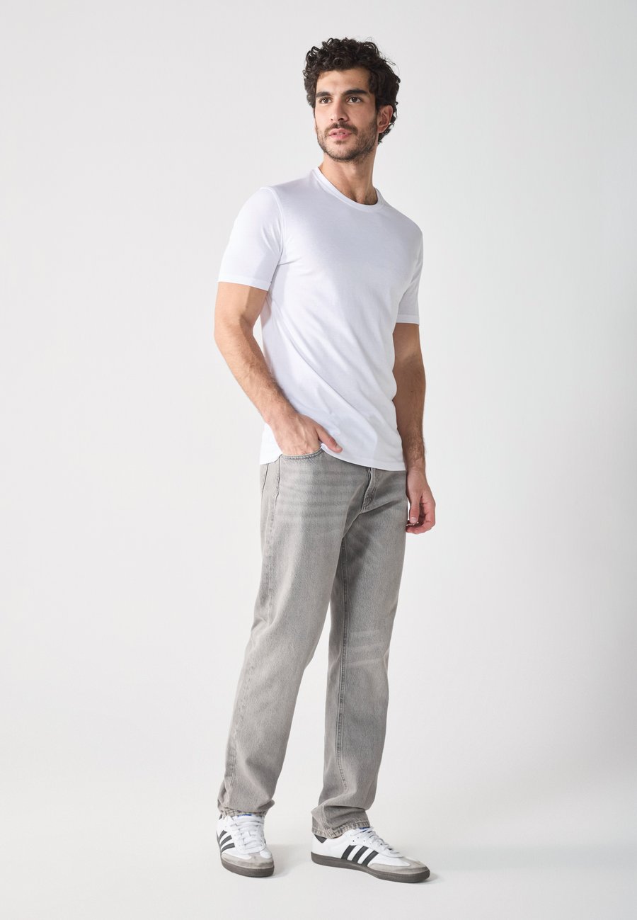 Футболка Pier One 10 PACK, Bright White/White, Белый, Футболка Pier One 10 PACK, Bright White/White
Футболка Pier One 10 PACK, Bright White/White, Белый, Футболка Pier One 10 PACK, Bright White/White