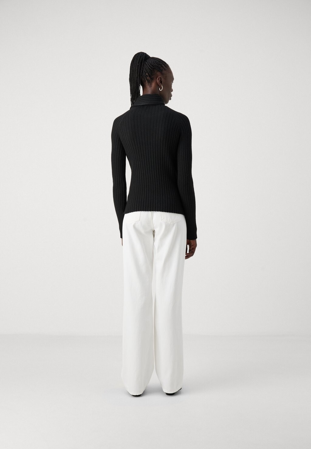 Джемпер VMZOEY WRAP NECK PULLOVER Vero Moda Tall, черный
Джемпер VMZOEY WRAP NECK PULLOVER Vero Moda Tall, черный