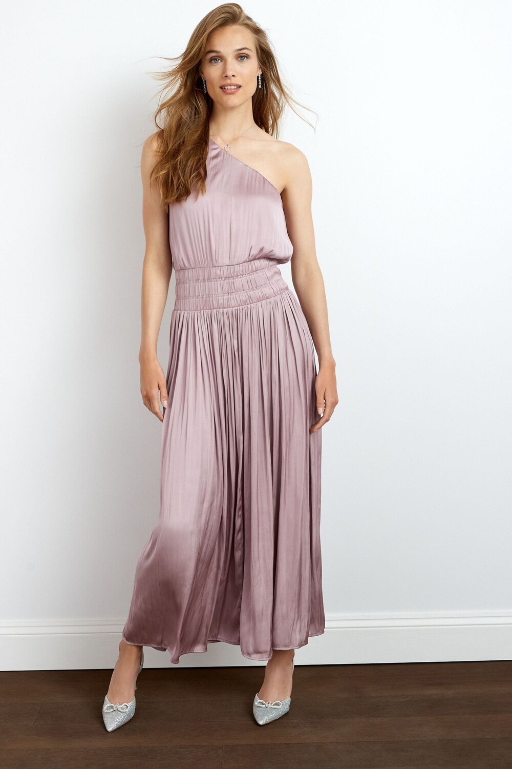 Атласное платье миди со складками на одно плечо Next, розовый
Атласное платье миди со складками на одно плечо Next, розовый