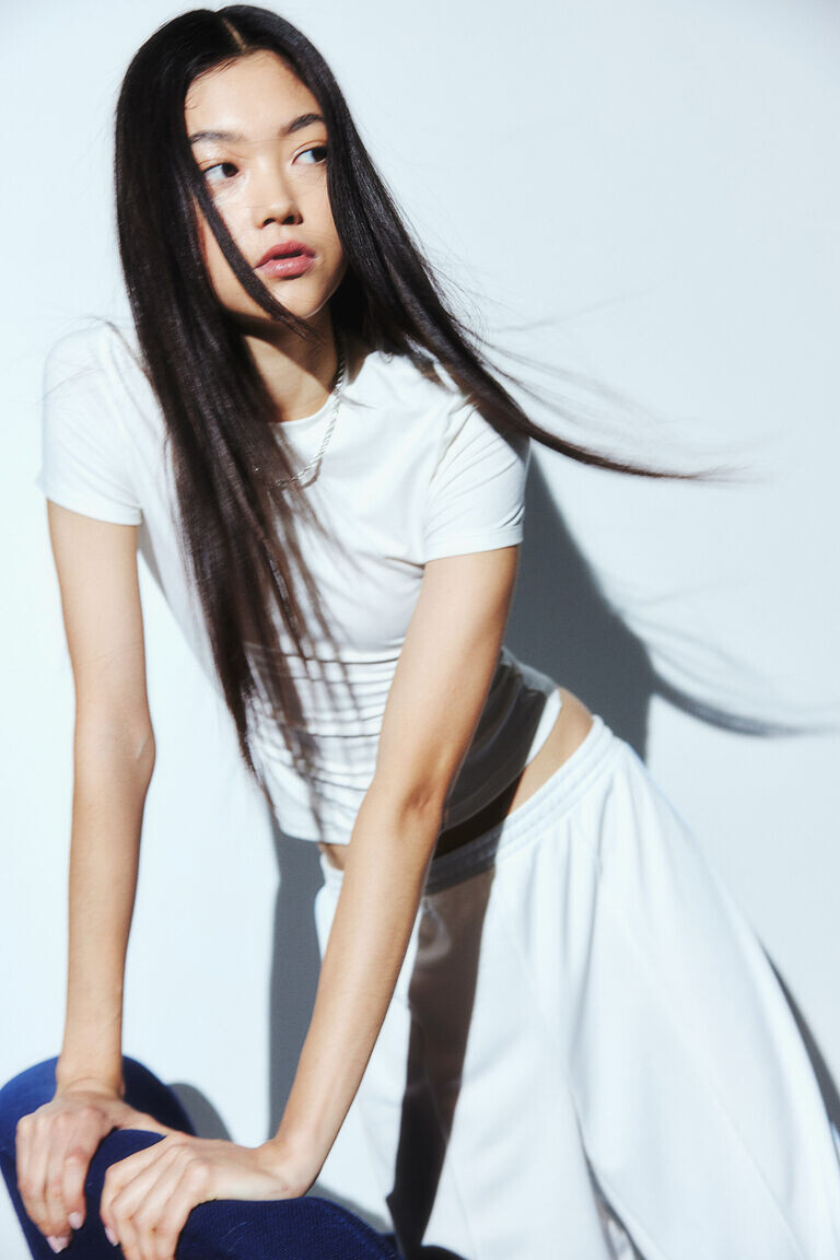 Приталенная футболка H&M, белый
Приталенная футболка H&M, белый