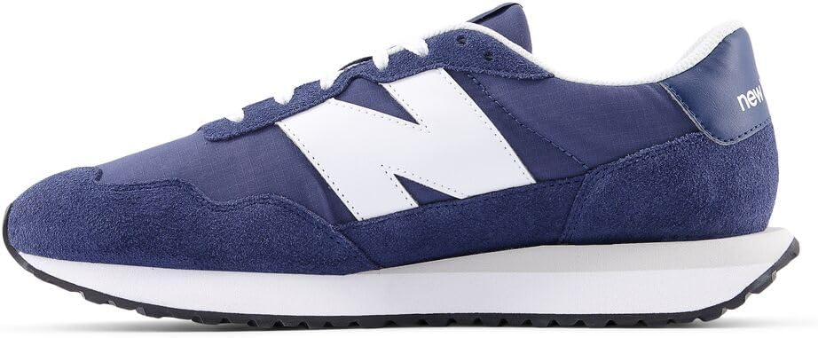 Мужские кроссовки для бега по шоссе New Balance 237 V1 Classic, белый
Мужские кроссовки для бега по шоссе New Balance 237 V1 Classic, белый