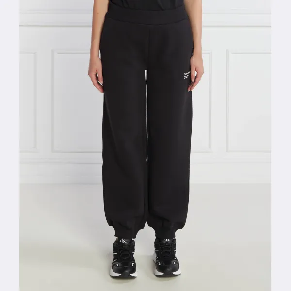 Комфортные спортивные брюки с принтом Galaxy Calvin Klein, черный
Комфортные спортивные брюки с принтом Galaxy Calvin Klein, черный