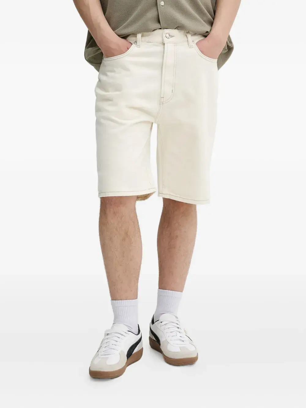 Джинсовые шорты с нашивкой-логотипом HUGO, нейтральный
Джинсовые шорты с нашивкой-логотипом HUGO, нейтральный