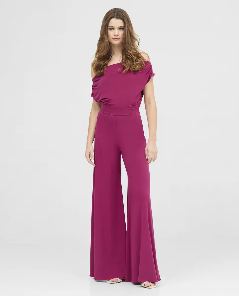 Женский комбинезон с расклешенными брюками и асимметричным вырезом Veneno en la piel, фуксия
Женский комбинезон с расклешенными брюками и асимметричным вырезом Veneno en la piel, фуксия