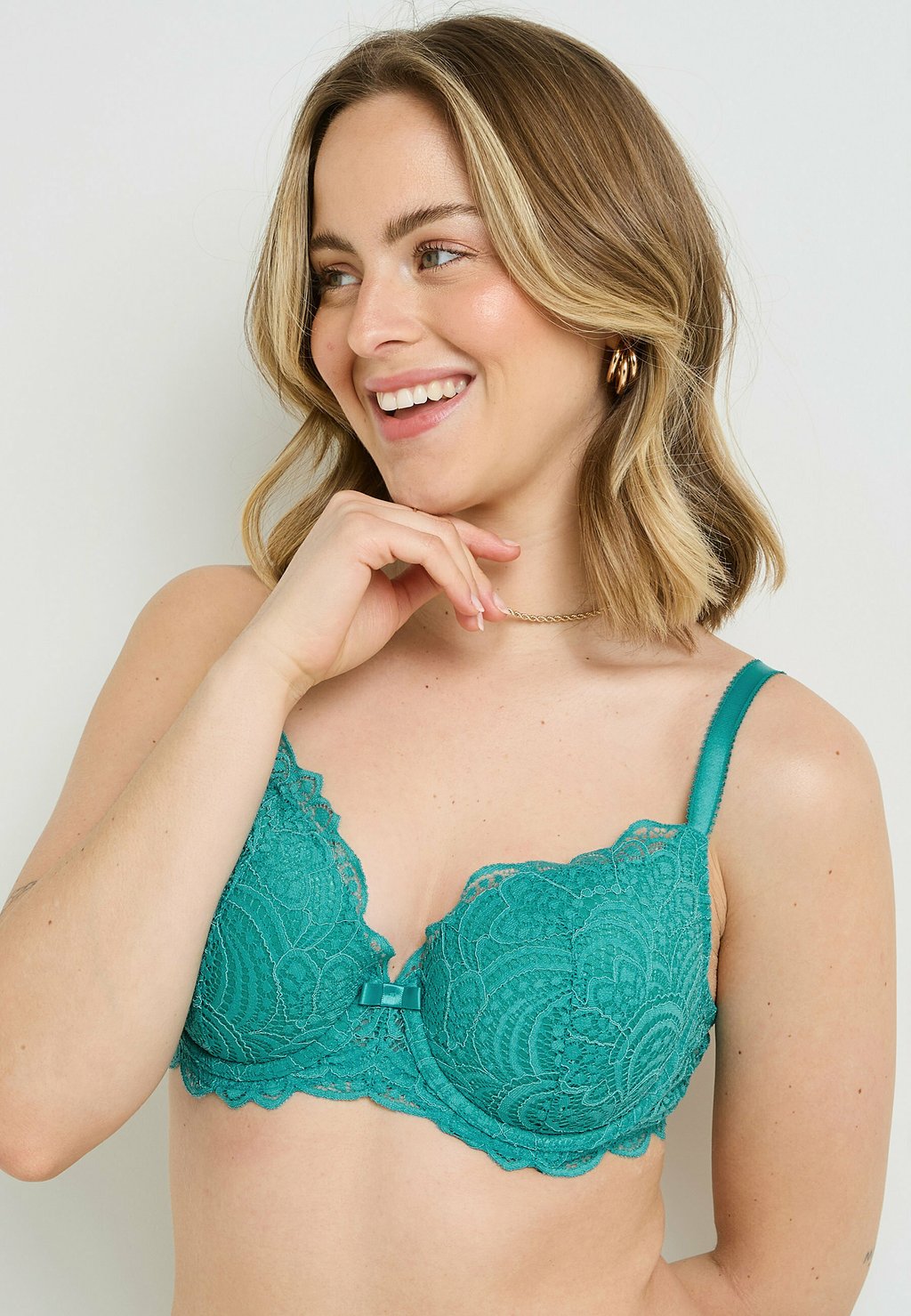 Бюстгальтер на косточках Reggiseno a triangolo ROUGEGORGE, светло-зеленый
Бюстгальтер на косточках Reggiseno a triangolo ROUGEGORGE, светло-зеленый