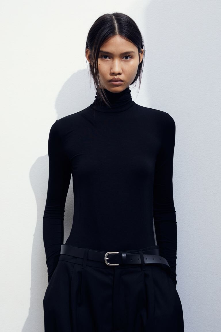 Топ с высоким воротником H&M
Топ с высоким воротником H&M