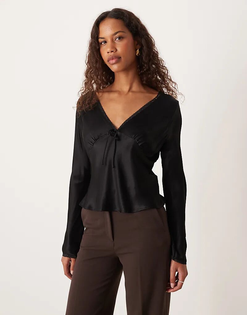 Черная атласная блузка с длинными рукавами и кружевной отделкой ASOS DESIGN
Черная атласная блузка с длинными рукавами и кружевной отделкой ASOS DESIGN