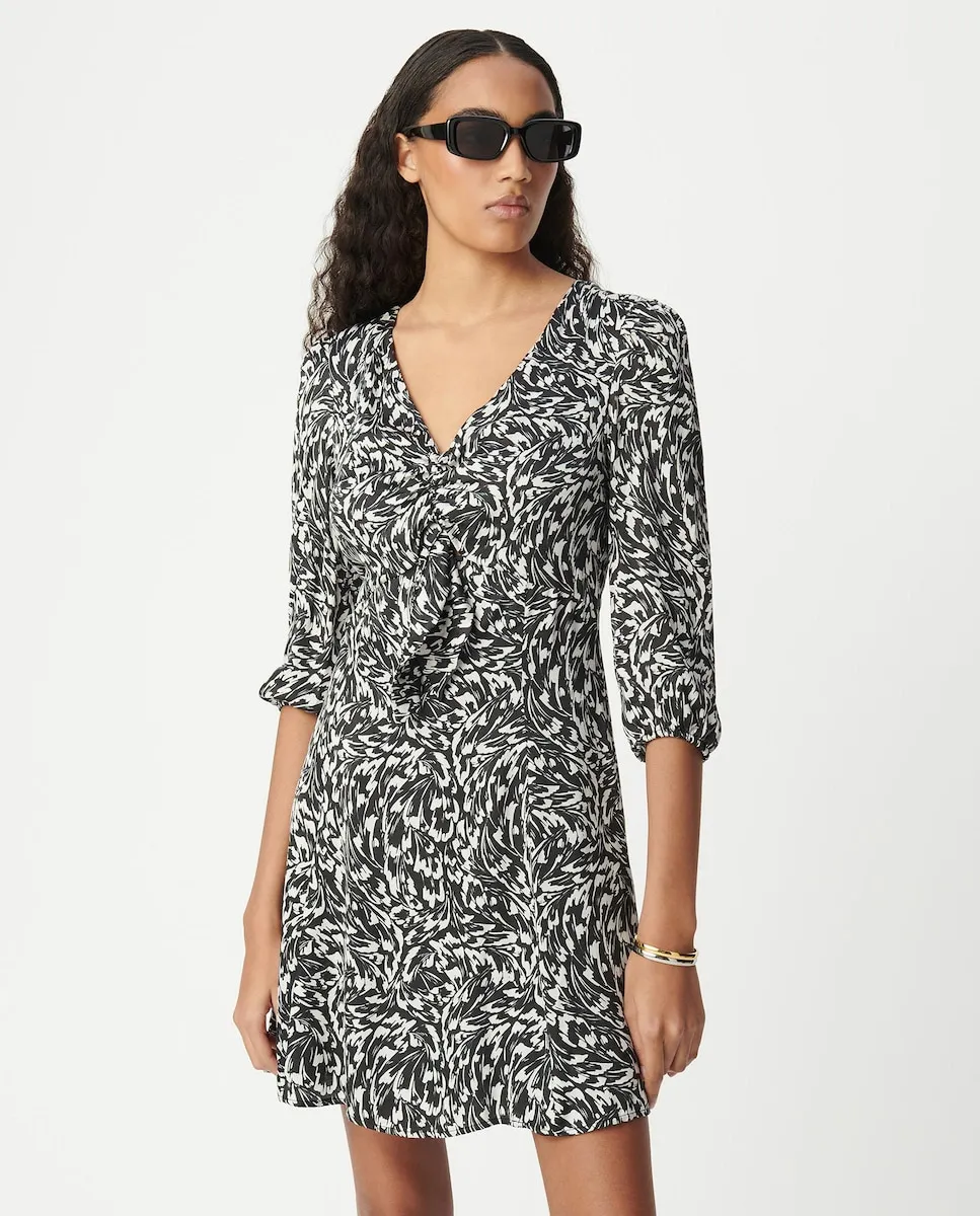 Короткое платье с регланными рукавами Ikks, черный
Короткое платье с регланными рукавами Ikks, черный