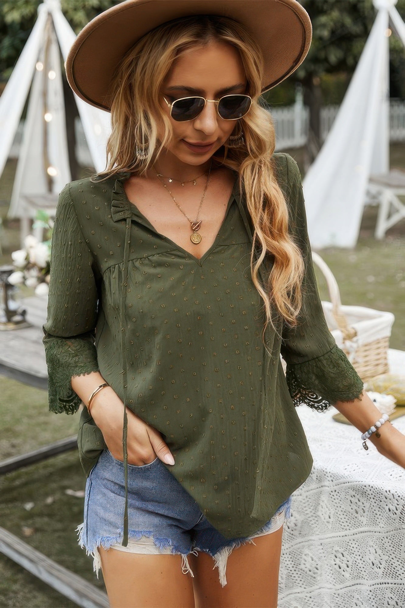 Шифоновый топ с кружевными вставками и V-образным вырезом TRUEDAMES, зеленый
Шифоновый топ с кружевными вставками и V-образным вырезом TRUEDAMES, зеленый