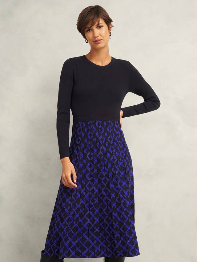 Вязаное платье larna Hobbs, цвет Black/Blue
Вязаное платье larna Hobbs, цвет Black/Blue