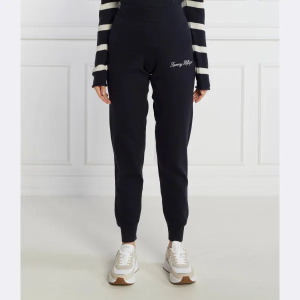 Спортивные брюки классического кроя с графическим рисунком Tommy Hilfiger, синий
Спортивные брюки классического кроя с графическим рисунком Tommy Hilfiger, синий