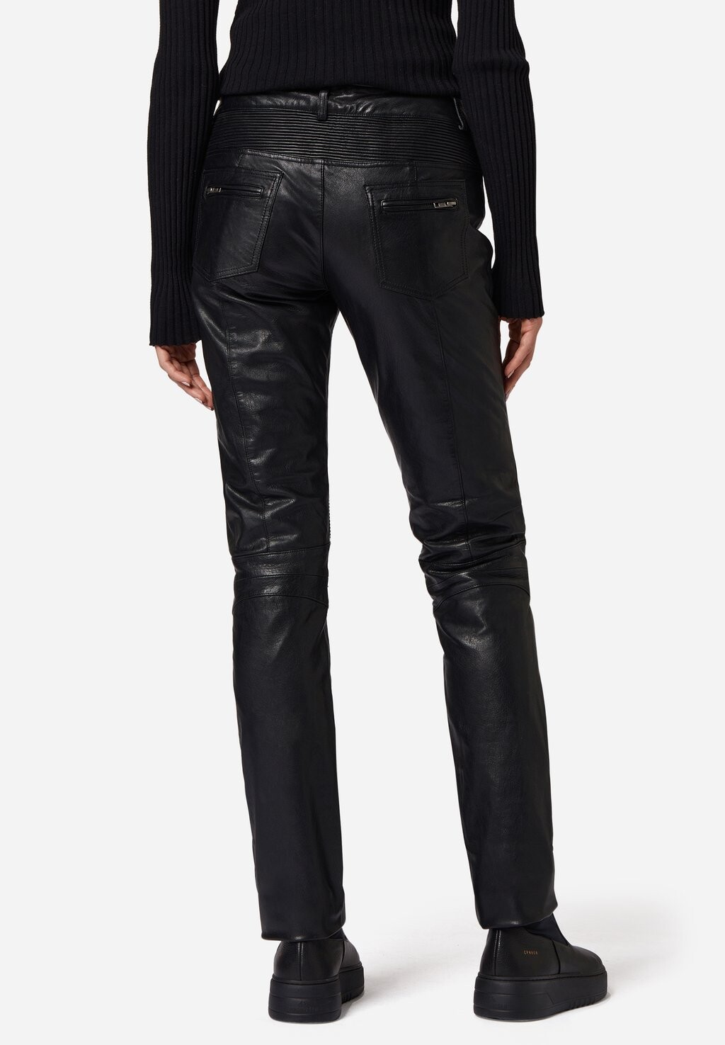 Кожаные брюки DONNA Ricano, черный
Кожаные брюки DONNA Ricano, черный