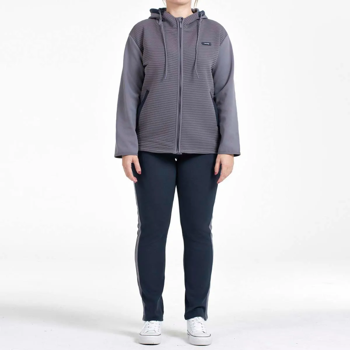 Женский спортивный костюм Dracena John Smith, серый
Женский спортивный костюм Dracena John Smith, серый