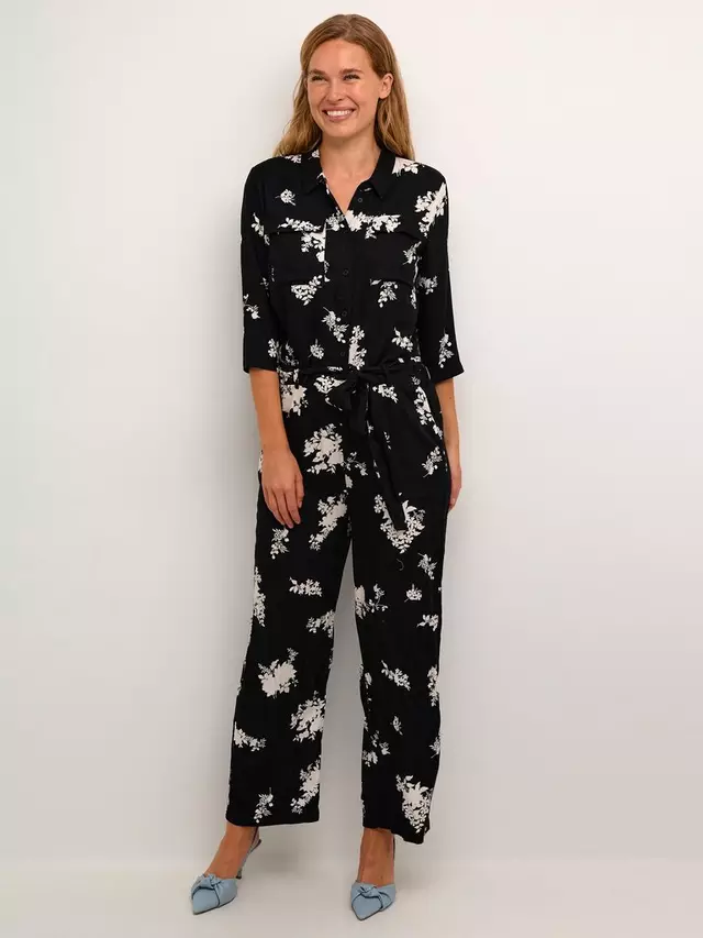 Комбинезон KAFFE Rutie Ecovero 3/4 Sleeve, цвет black/white
Комбинезон KAFFE Rutie Ecovero 3/4 Sleeve, цвет black/white