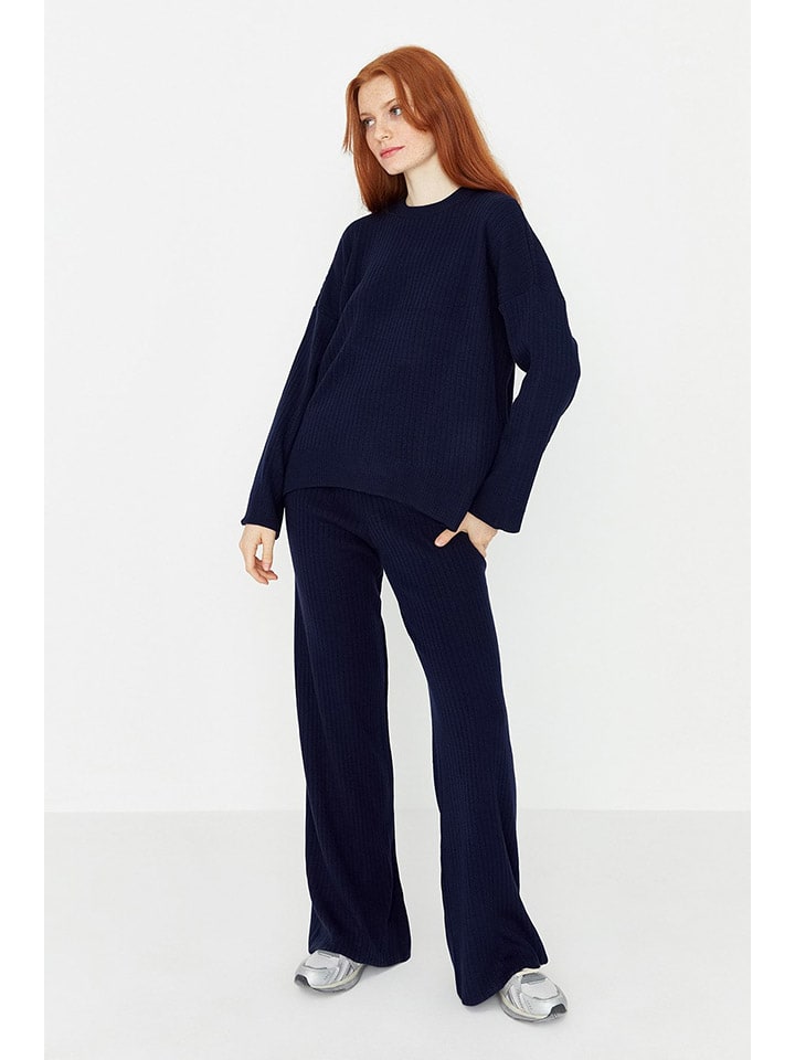 Свитер trendyol, темно-синий
Свитер trendyol, темно-синий