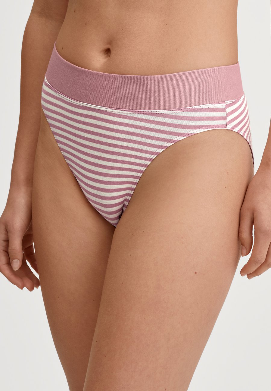 Брифы Calida ELASTIC, Rose Print/Light Pink
Брифы Calida ELASTIC, Rose Print/Light Pink