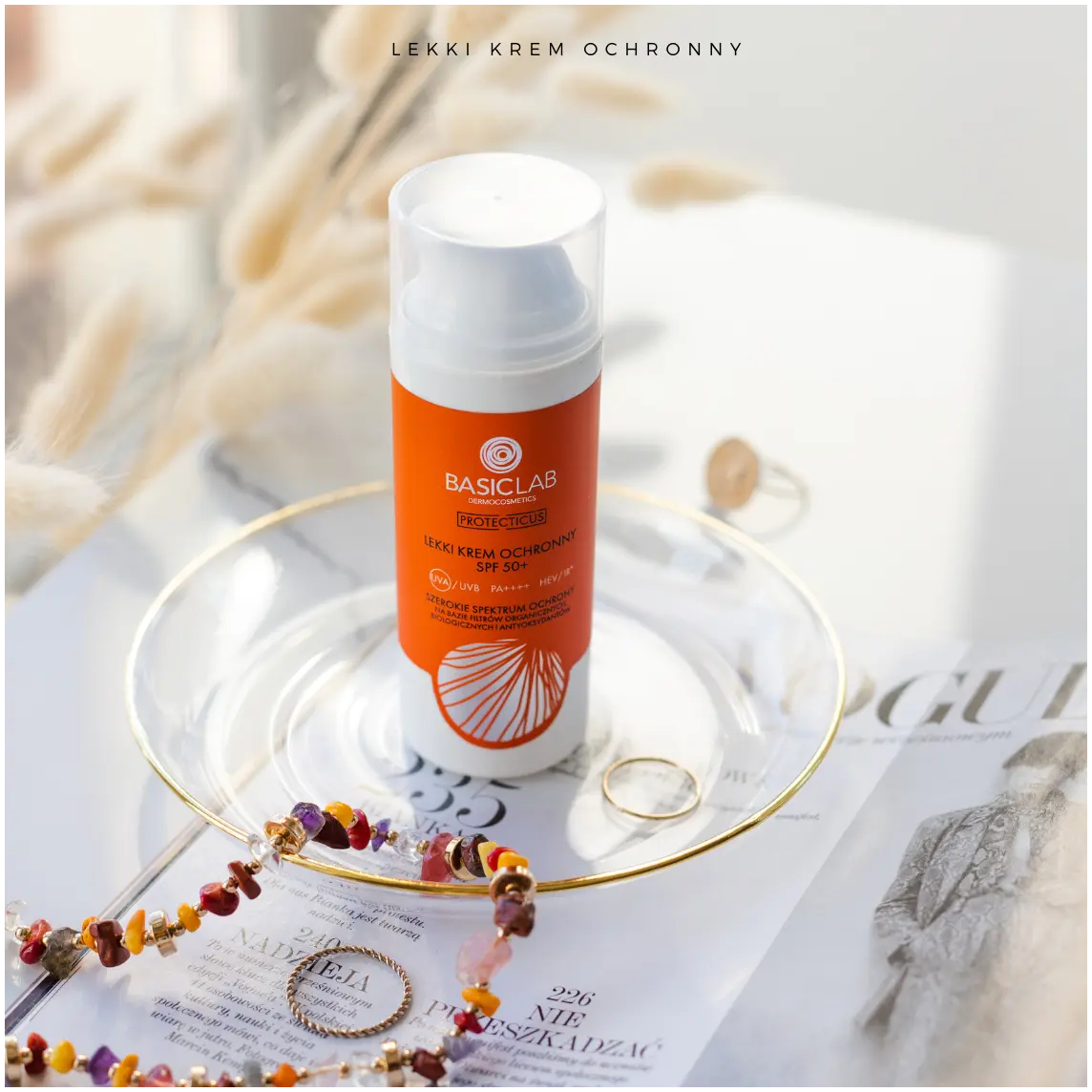 Basiclab Protecticus легкий защитный крем SPF50, 50 мл
Basiclab Protecticus легкий защитный крем SPF50, 50 мл